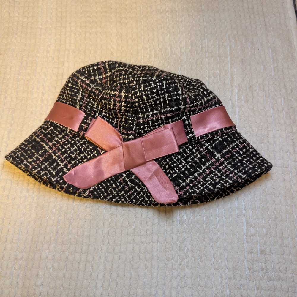 Elegant Tweed Bucket Hat with Pink Ribbon